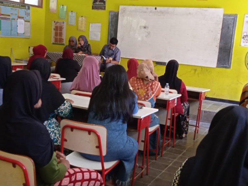 RAPAT PAGUYUBAN ORANG TUA SISWA KELAS 1 BARU TAHUN AJARAN 2025/2026